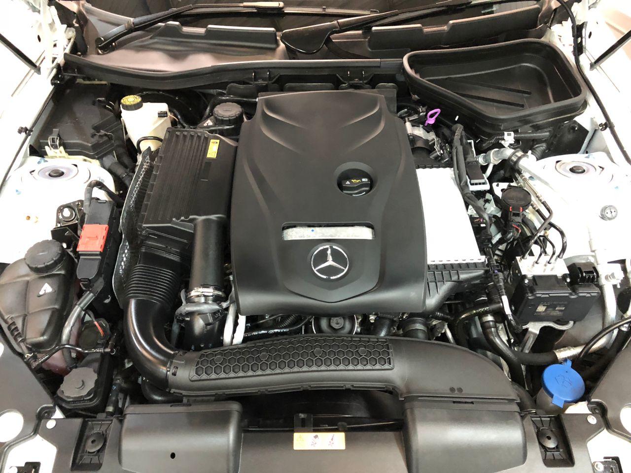 Mercedes-Benz SLC 2.0 SLC 200 AMG Line 2dr 9G-Tronic Convertible Petrol White