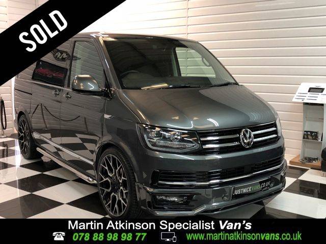 Volkswagen Caravelle 2.0 TDI BlueMotion Tech 150 Executive 5dr DSG Minibus Diesel Indium Grey