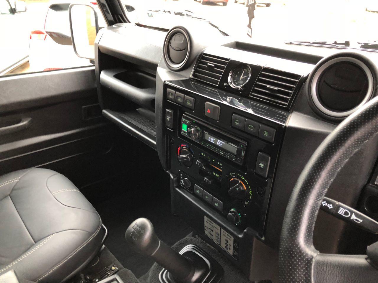 Land Rover Defender 90 XS Station Wagon 2.2 TDCi 4 Seater Four Wheel Drive Diesel Santorini Black