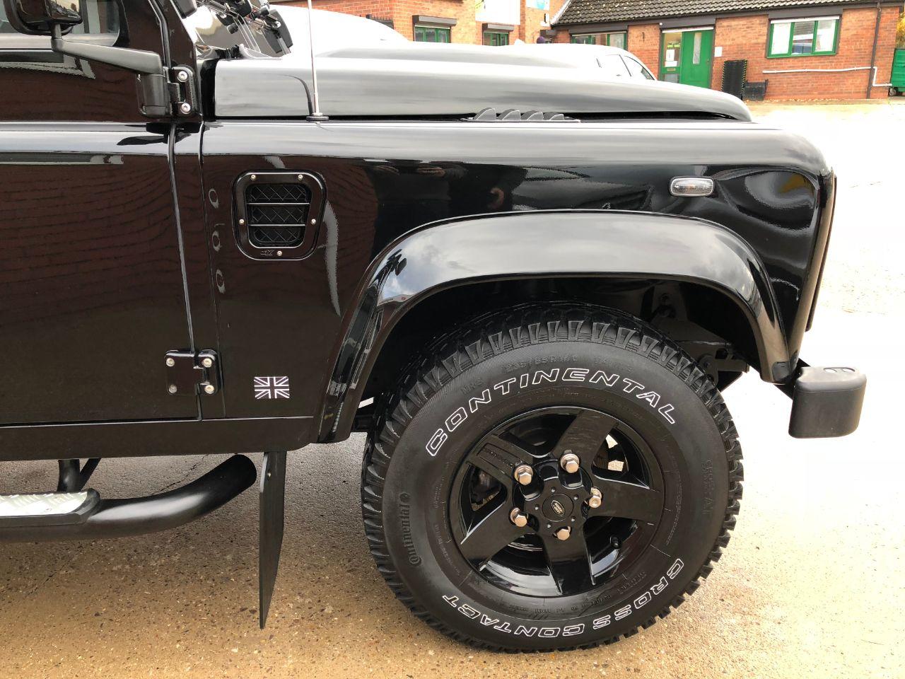 Land Rover Defender 90 XS Station Wagon 2.2 TDCi 4 Seater Four Wheel Drive Diesel Santorini Black