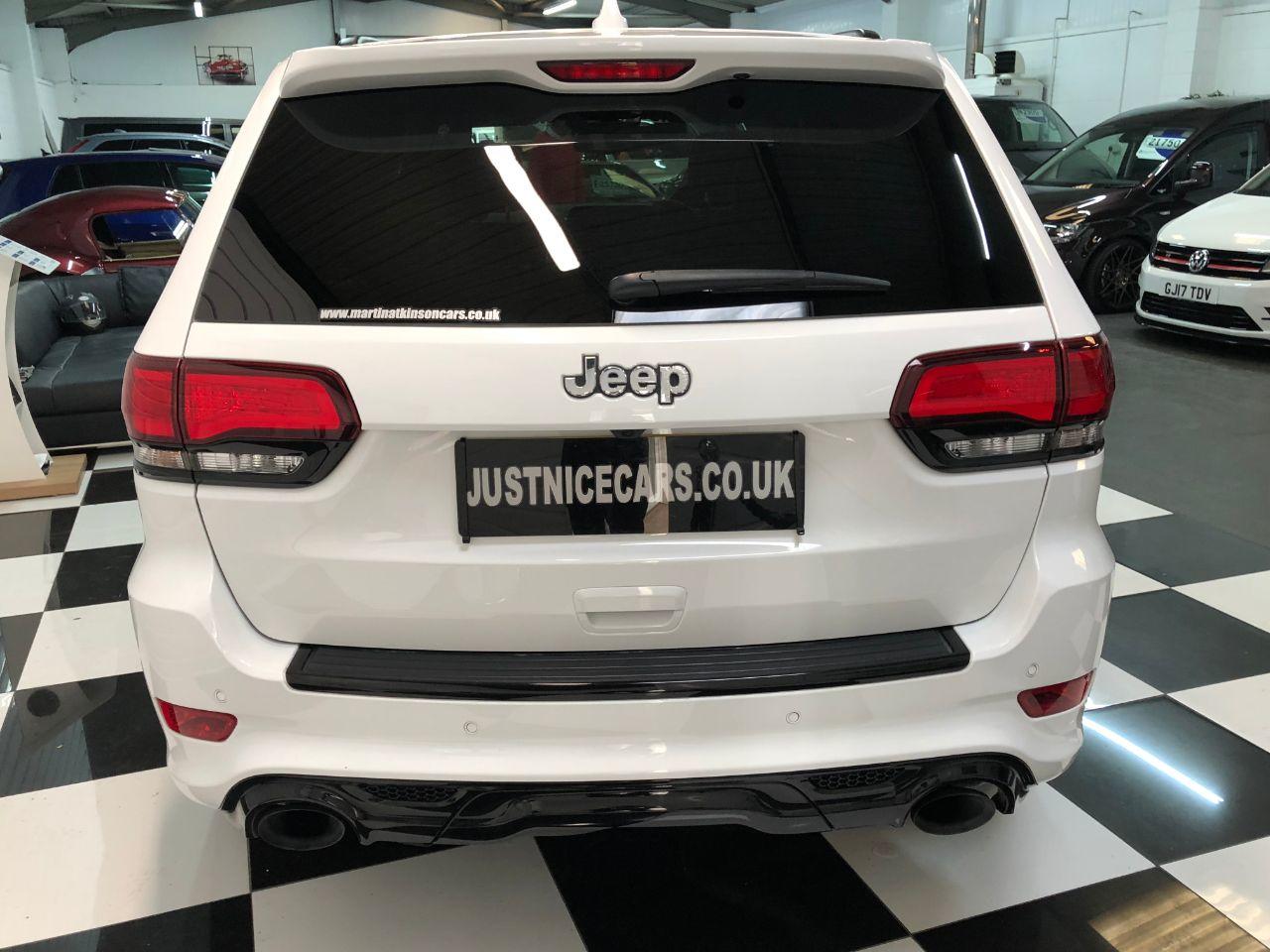 Jeep Grand Cherokee 6.4 V8 HEMI 460BHP SRT 5dr Auto Estate Petrol Bright White
