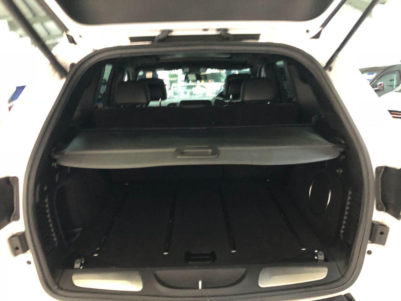 Jeep Grand Cherokee 6.4 V8 HEMI 460BHP SRT 5dr Auto Estate Petrol Bright White