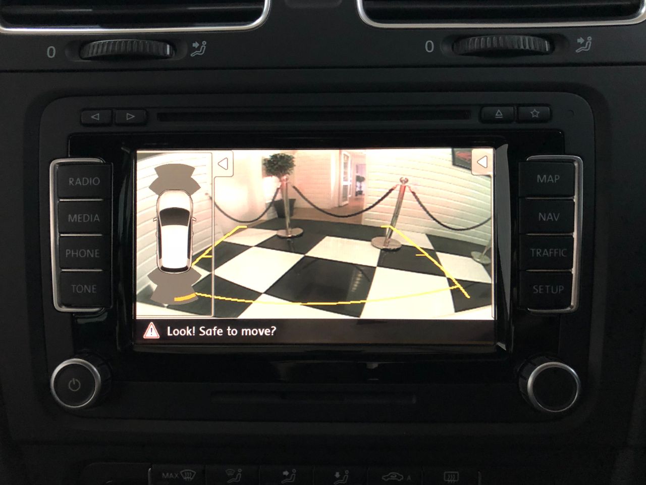 Volkswagen Golf 2.0 TSI R 4MOTION 3dr DSG Auto Hatchback Petrol Gloss Candy White
