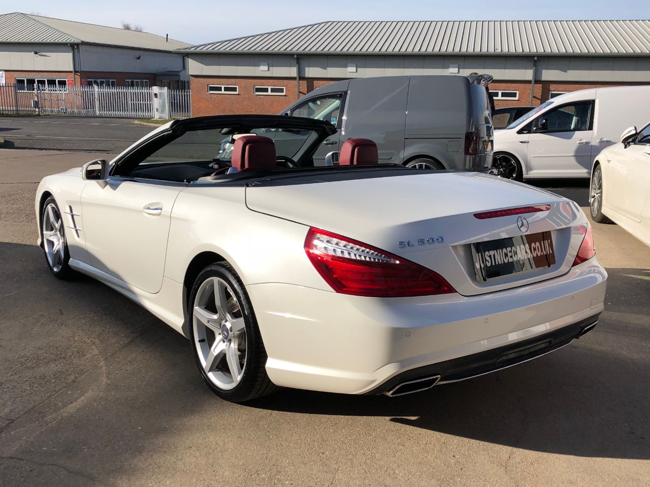 Mercedes-Benz SL Class SL 500 4.7 V8 Auto Convertible Petrol Diamond White Metallic
