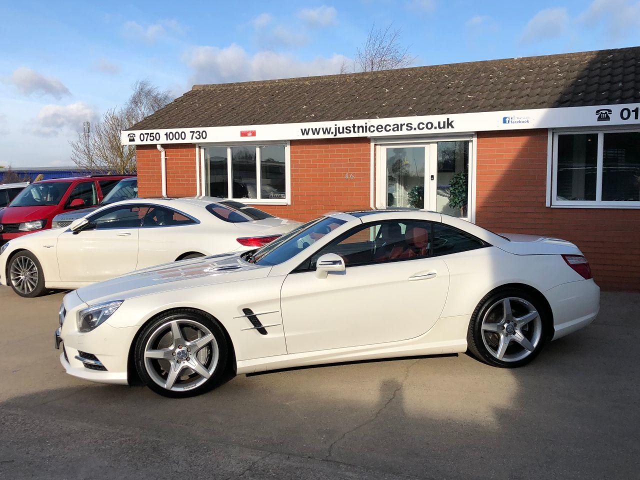 Mercedes-Benz SL Class SL 500 4.7 V8 Auto Convertible Petrol Diamond White Metallic