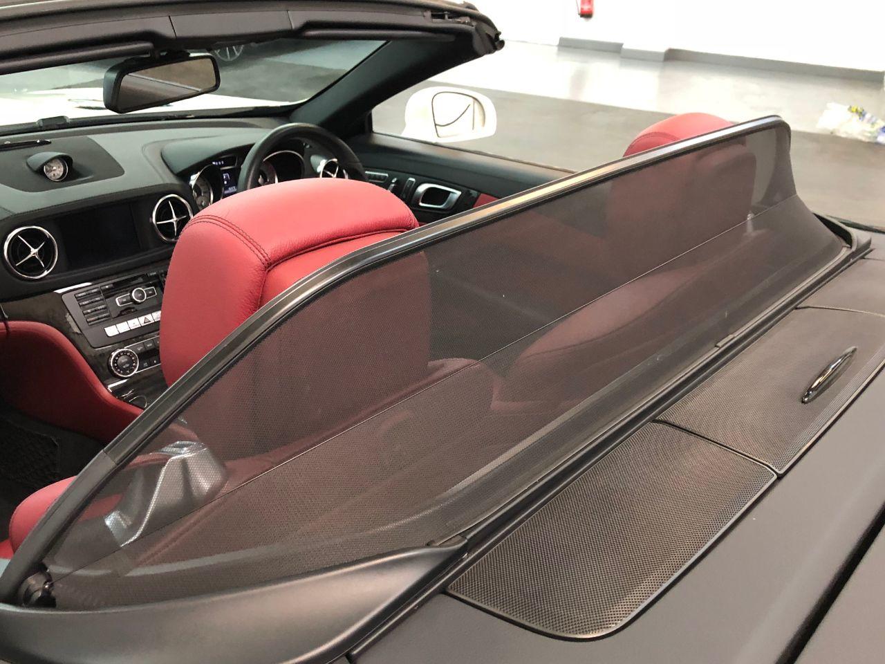 Mercedes-Benz SL Class SL 500 4.7 V8 Auto Convertible Petrol Diamond White Metallic