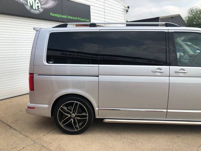 2017 Volkswagen Caravelle 2.0 TDI 204 Executive DSG SWB R Edition