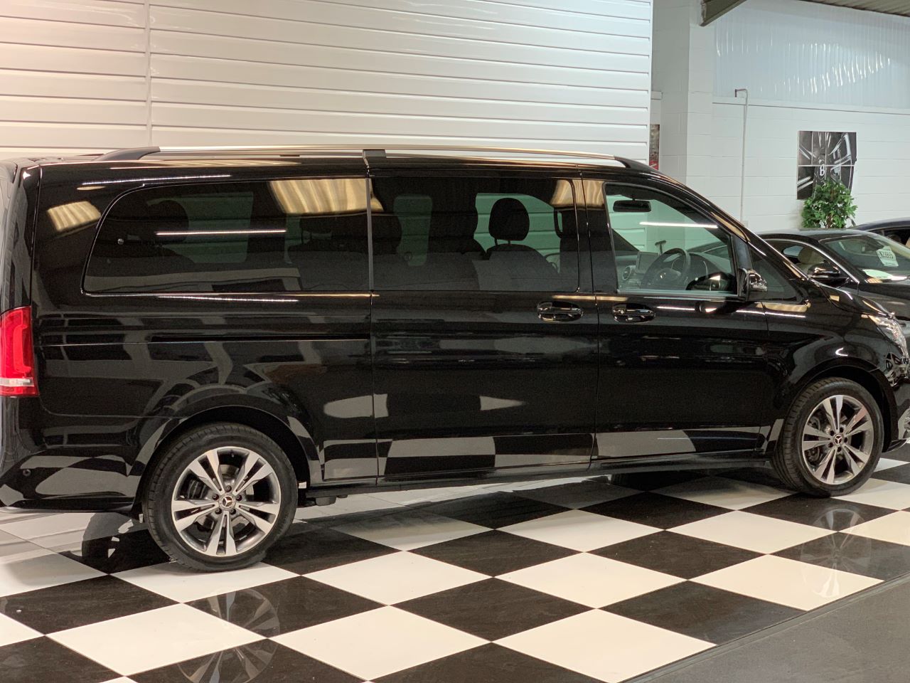 Mercedes-Benz V Class 2.1 V250 CDi Sport Auto Extra Long MPV Diesel Black