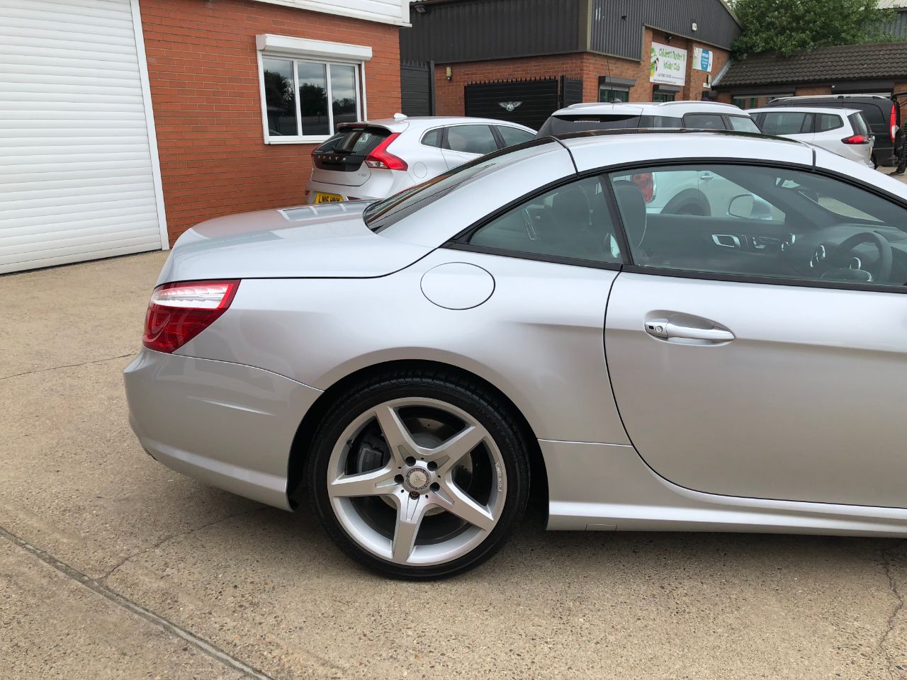 Mercedes-Benz SL Class SL350 3.5 V6 Automatic 2dr Convertible Petrol Iridium Silver