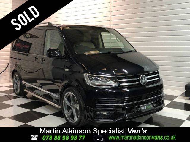 Volkswagen Caravelle 2.0 TSI 204 Executive DSG R Edition Minibus Petrol Black