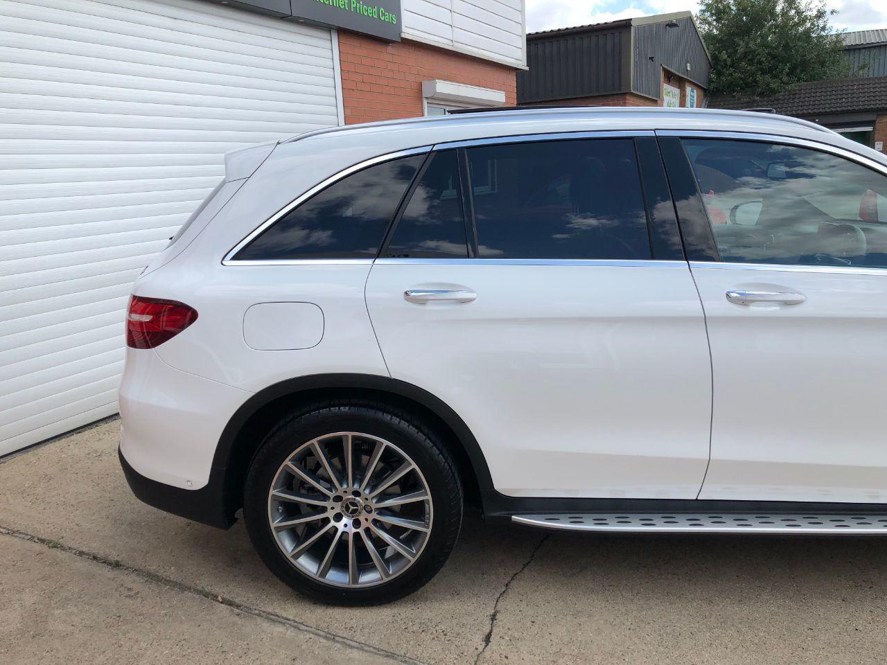 Mercedes-Benz GLC 2.1 GLC 250d 4Matic AMG Line Premium 5dr 9G-Tronic Estate Diesel White