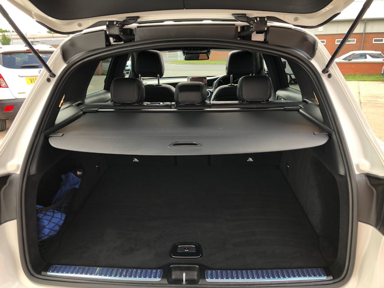 Mercedes-Benz GLC 2.1 GLC 250d 4Matic AMG Line Premium 5dr 9G-Tronic Estate Diesel White