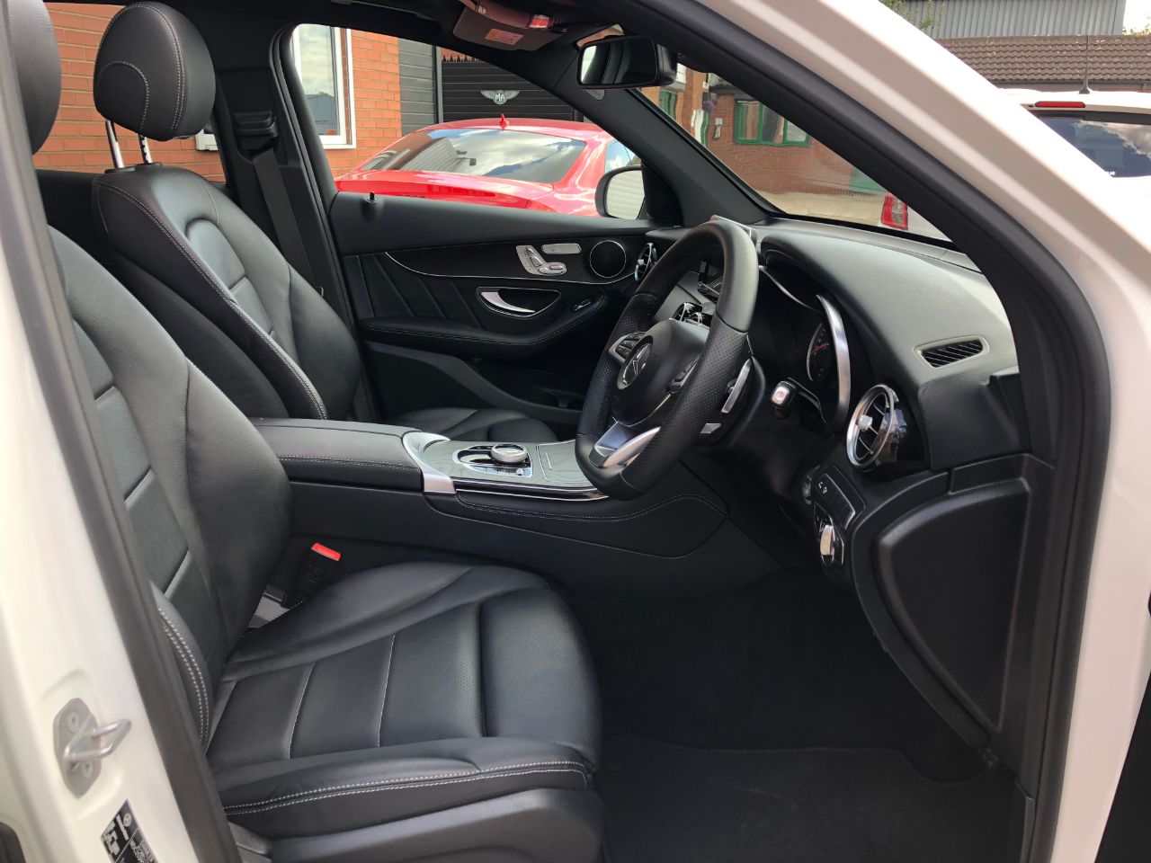 Mercedes-Benz GLC 2.1 GLC 250d 4Matic AMG Line Premium 5dr 9G-Tronic Estate Diesel White