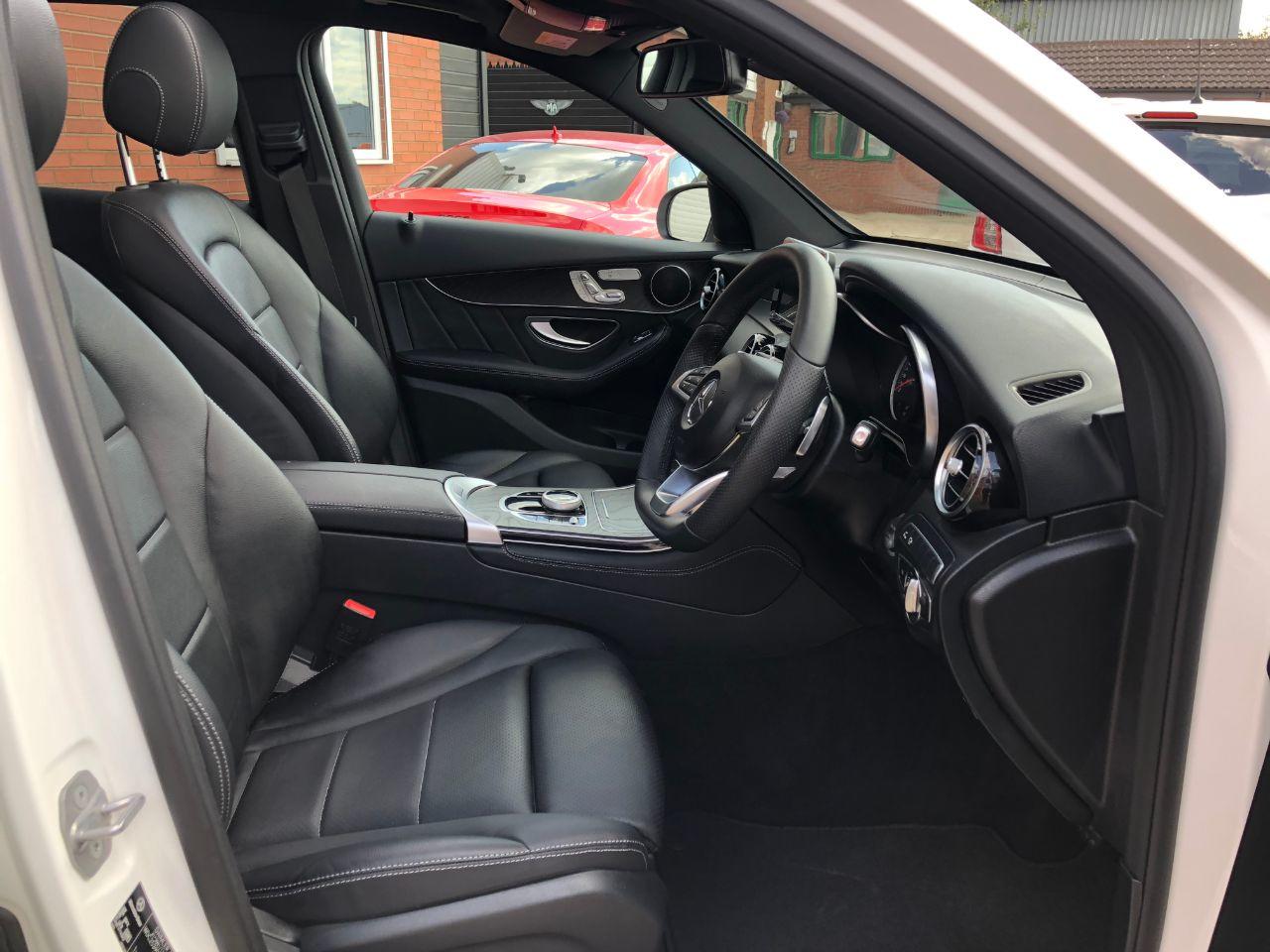Mercedes-Benz GLC 2.1 GLC 250d 4Matic AMG Line Premium 5dr 9G-Tronic Estate Diesel White