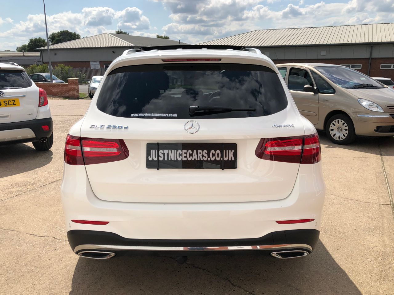 Mercedes-Benz GLC 2.1 GLC 250d 4Matic AMG Line Premium 5dr 9G-Tronic Estate Diesel White