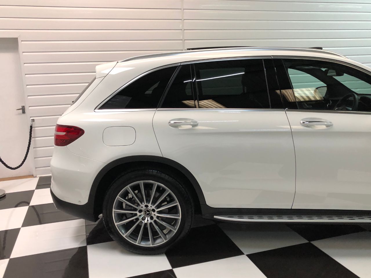 Mercedes-Benz GLC 2.1 GLC 250d 4Matic AMG Line Premium 5dr 9G-Tronic Estate Diesel White