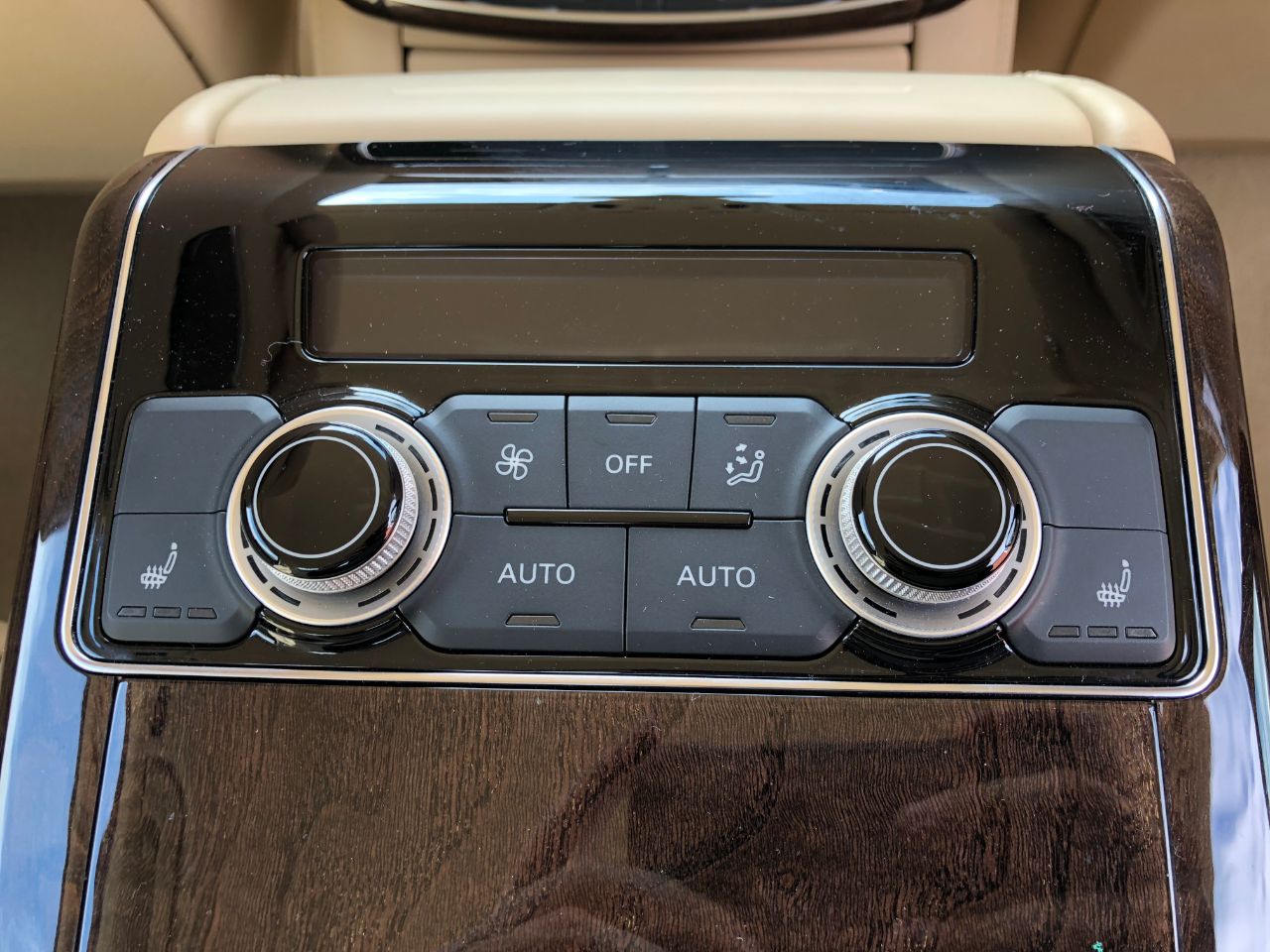 Audi A8 4.2 V8 FSi Quattro SE 4dr Tip Automatic Saloon Petrol Havanna Black Brown Metallic