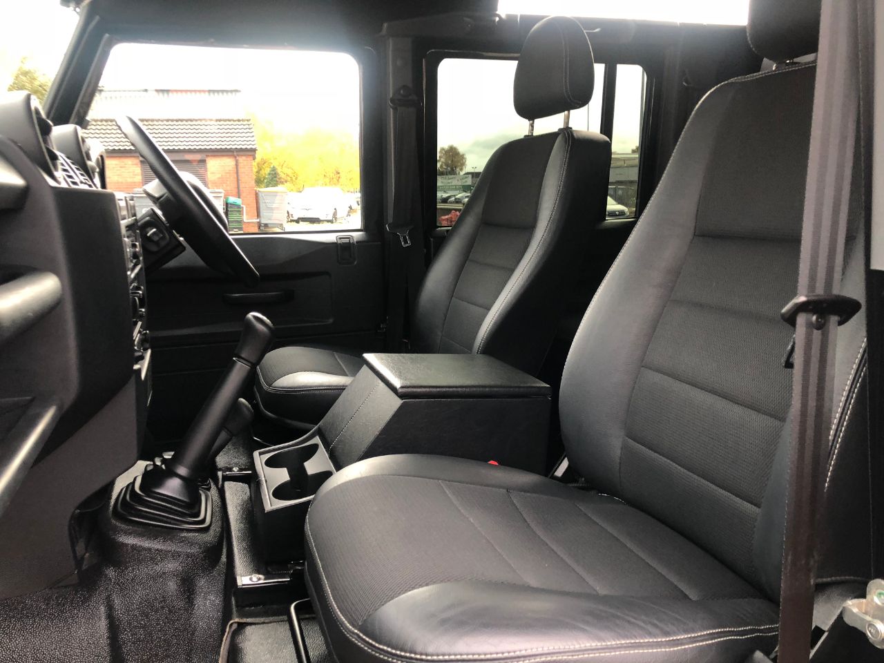 Land Rover Defender 110 XS Utility 2.2 TDCi 5 Seater Manual Diesel Combi Van Diesel Santorini Black