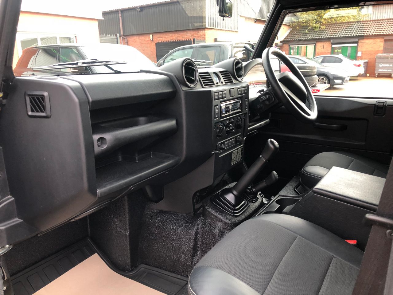 Land Rover Defender 110 XS Utility 2.2 TDCi 5 Seater Manual Diesel Combi Van Diesel Santorini Black