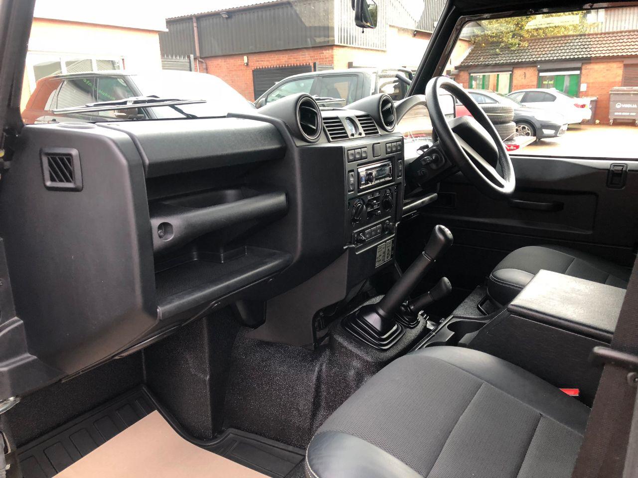 Land Rover Defender 110 XS Utility 2.2 TDCi 5 Seater Manual Diesel Combi Van Diesel Santorini Black