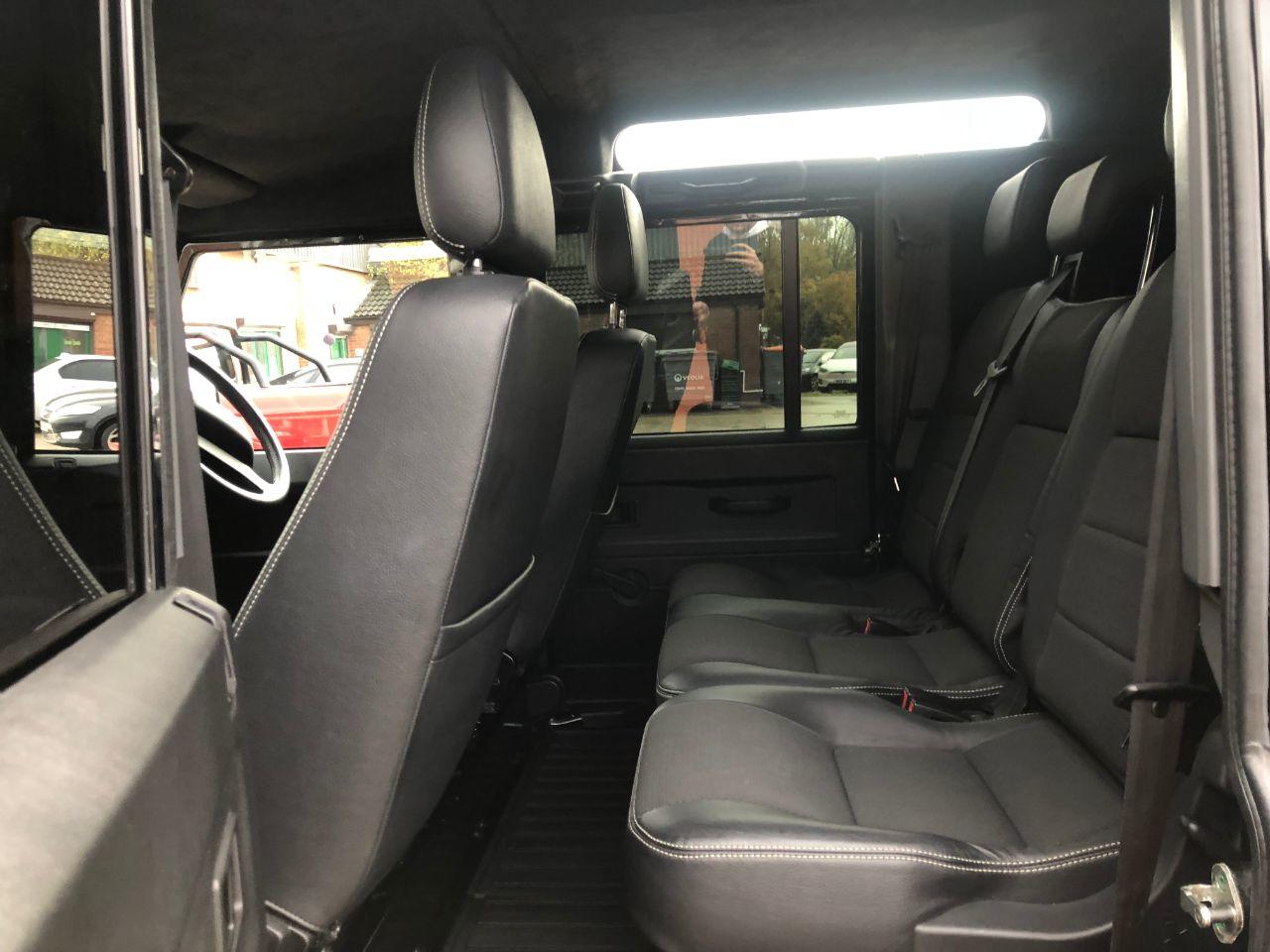 Land Rover Defender 110 XS Utility 2.2 TDCi 5 Seater Manual Diesel Combi Van Diesel Santorini Black