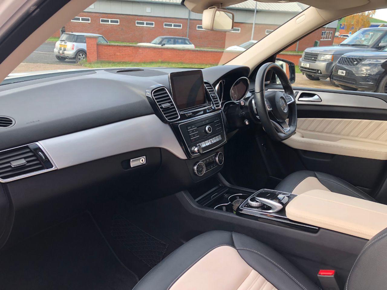 Mercedes-Benz GLE GLE350d 3.0 V6 AMG Line Premium Plus 4Matic 9G-Tronic Automatic Estate Diesel Designo Diamond White Metallic