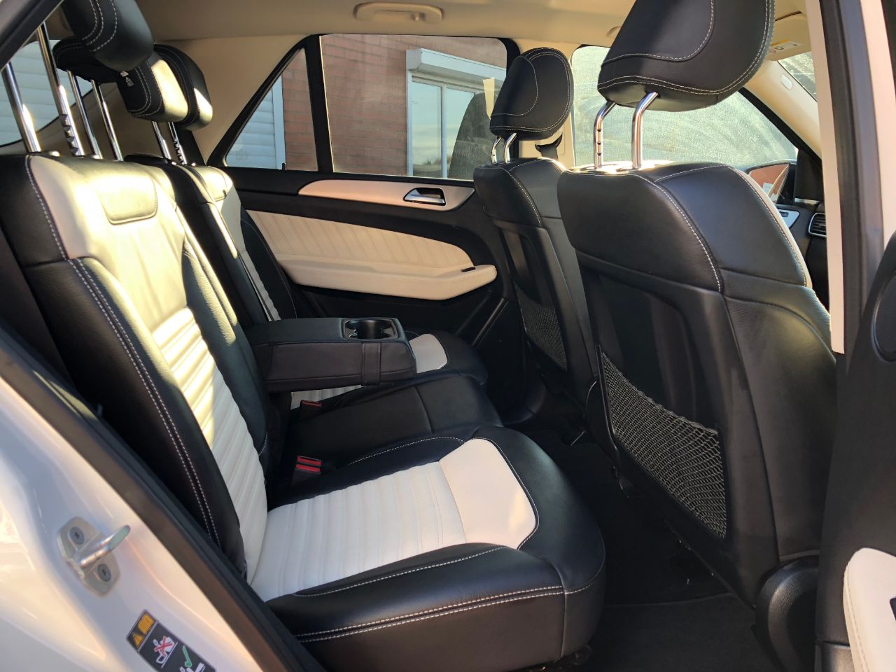 Mercedes-Benz GLE GLE350d 3.0 V6 AMG Line Premium Plus 4Matic 9G-Tronic Automatic Estate Diesel Designo Diamond White Metallic