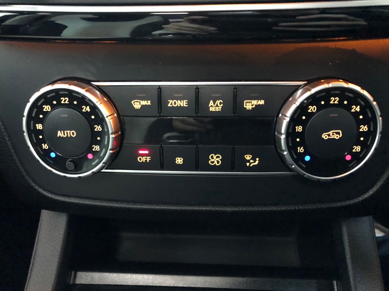 Mercedes-Benz GLE GLE350d 3.0 V6 AMG Line Premium Plus 4Matic 9G-Tronic Automatic Estate Diesel Designo Diamond White Metallic