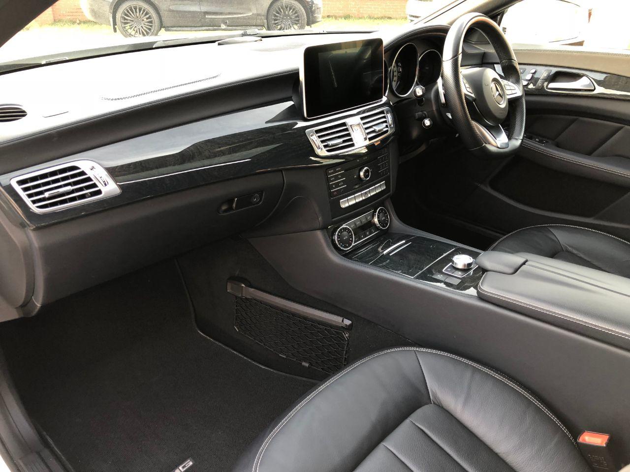 Mercedes-Benz CLS CLS 350 3.0 V6 AMG Line Premium 5dr 9G-Tronic Estate Diesel Designo Diamond White Metallic