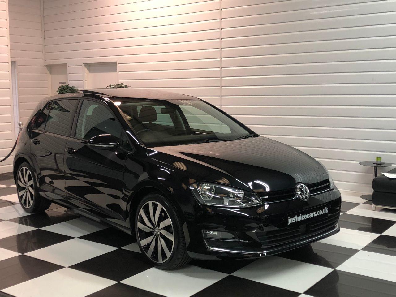 Volkswagen Golf 2.0 TDi GT Edition 5dr 150BHP Manual Hatchback Diesel Deep Black Pearl