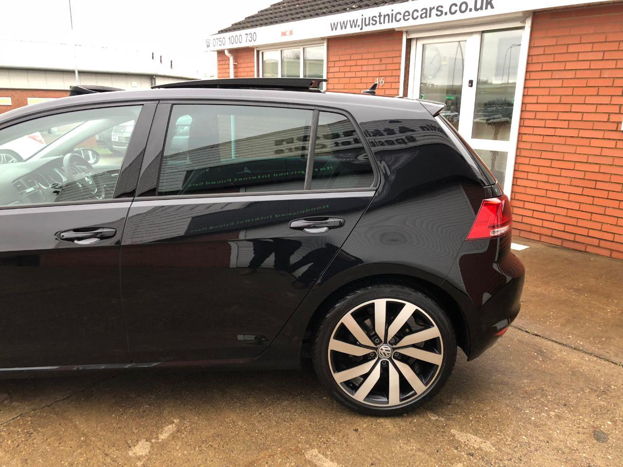Volkswagen Golf 2.0 TDi GT Edition 5dr 150BHP Manual Hatchback Diesel Deep Black Pearl
