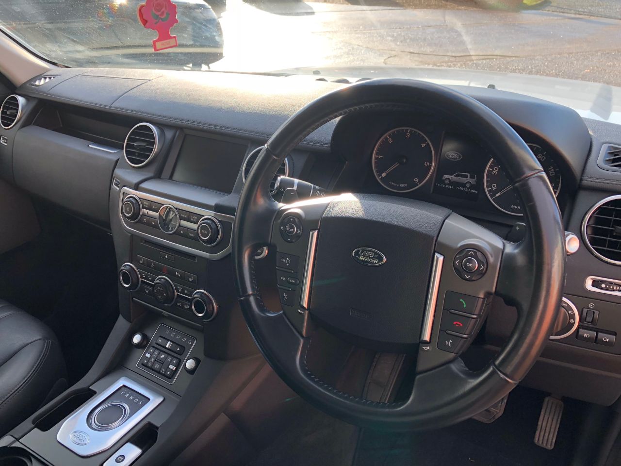 Land Rover Discovery 3.0 SE Commercial SDV6 Auto Panel Van Diesel Glacier White Metallic