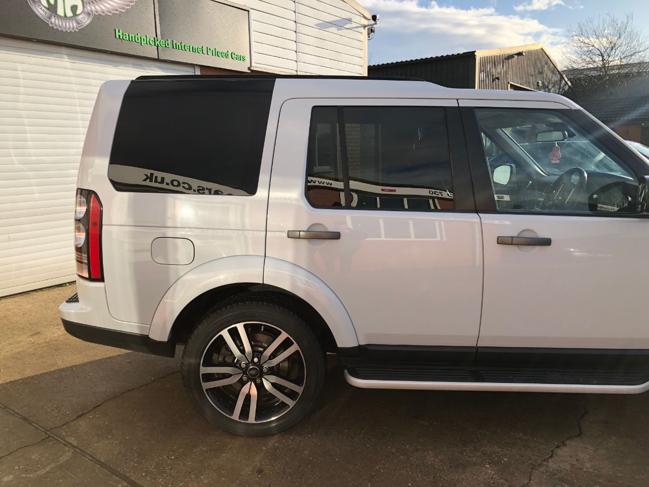 Land Rover Discovery 3.0 SE Commercial SDV6 Auto Panel Van Diesel Glacier White Metallic