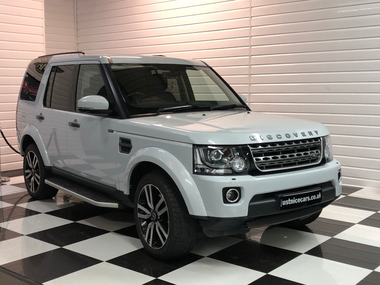 Land Rover Discovery 3.0 SE Commercial SDV6 Auto Panel Van Diesel Glacier White Metallic